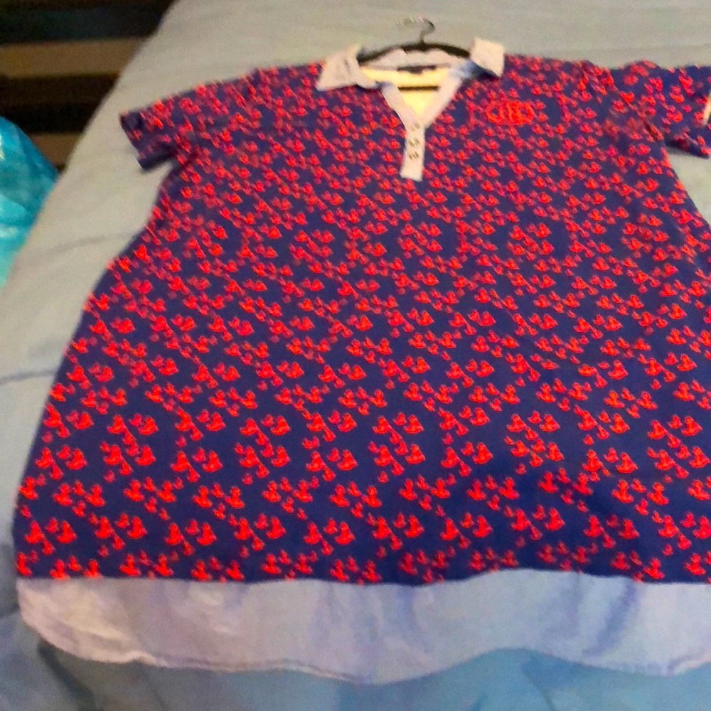 Tommy Hilfiger shirt, like new. Size 1X Short sleeves.Great colors, dk blue/pink